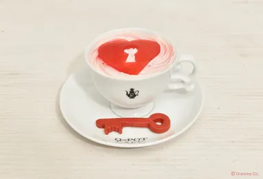 ストロベリーバニラティーラテ