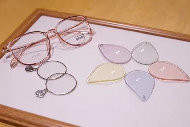 カラーレンズ、フレーム、メガネレンズ