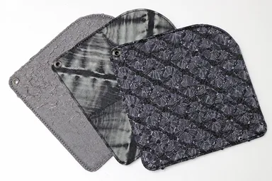 絞り染めマスクケース