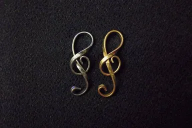 ト音記号ミニブローチ