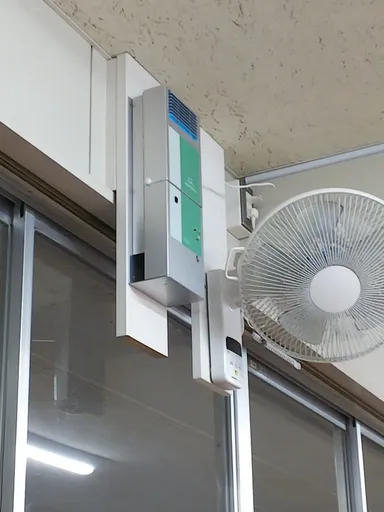 設置事例(2)　中学校教室