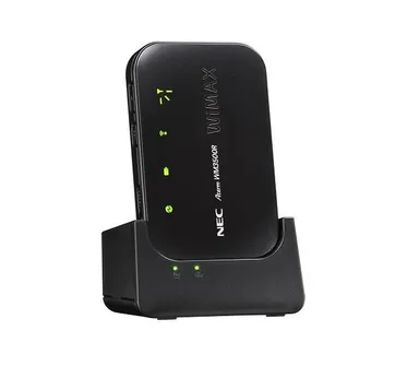 図1．「AtermWM3500R」と専用クレードルのセット