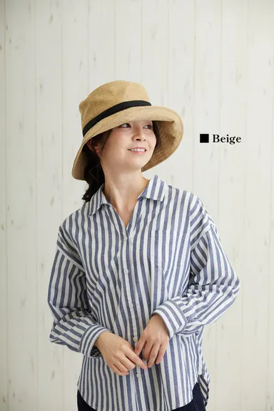 ベージュを着用