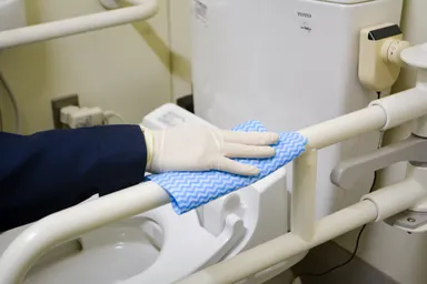 下処理(脱脂)作業