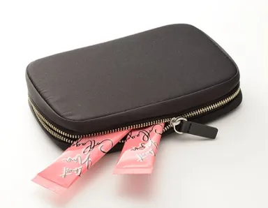 ポーチに入れて手軽に持ち運べます