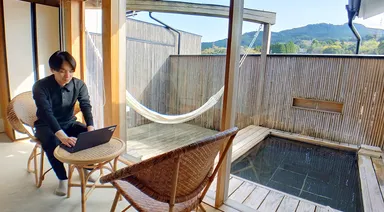 露天風呂付き客室でワーケーション