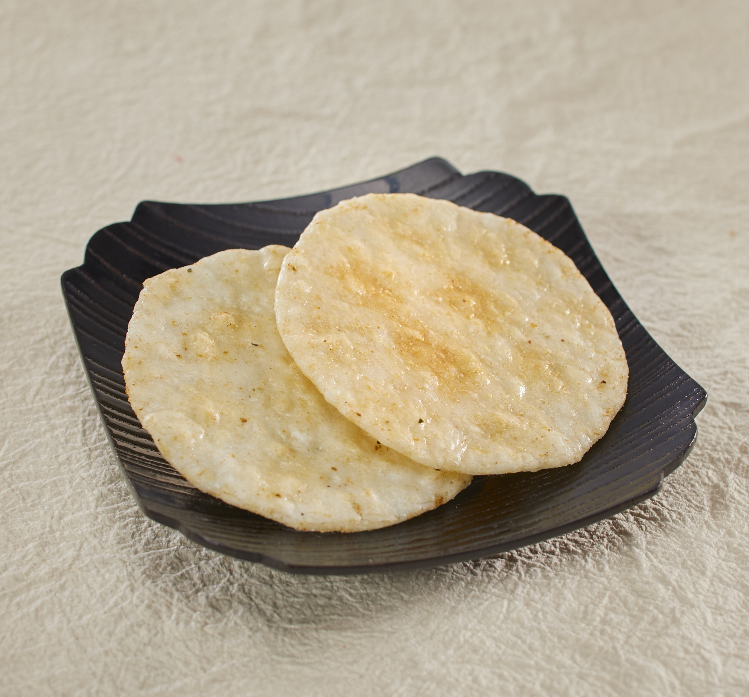 大阪の昆布と富山のお米のコラボレーション「うまみせんべい」を1月28日より販売開始 ｜株式会社小倉屋山本のプレスリリース
