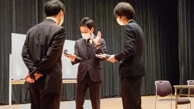 打ち合わせ。密回避・飛沫防止を加味して実施