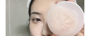 素早く肌に刺激を与えずに皮脂を除去