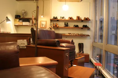 落ち着いた店内