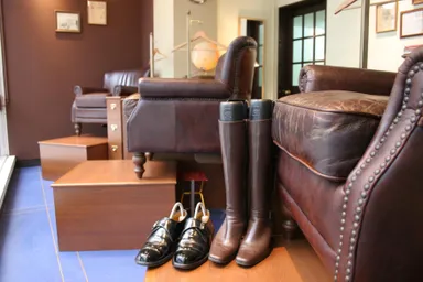 女性の靴も承っております