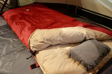 快眠を重視した羽毛寝袋