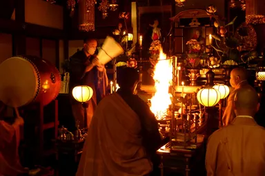 弘法寺 本堂にて護摩焚き