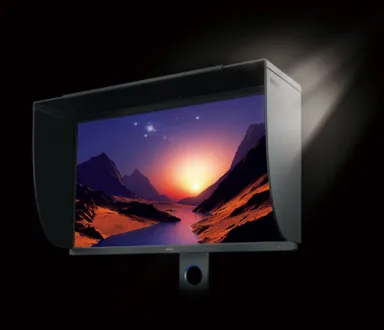 遮光フード(縦・横)を標準装備