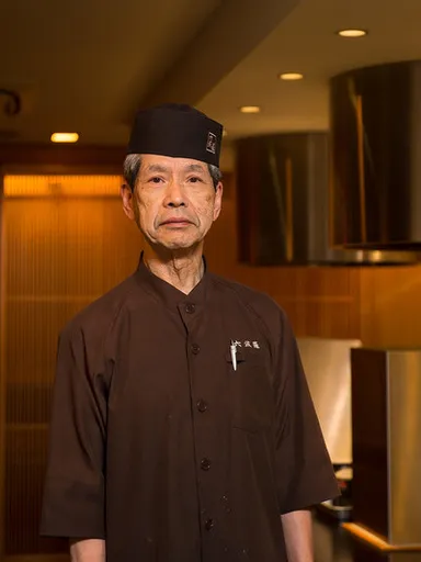 創業以来ずっと店を守り続けている料理長
