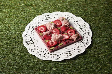 桜ルビーチョコレート