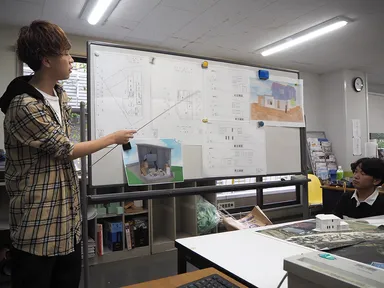 基本設計プレゼンの様子01