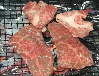 伊江島牛『炭焼き風景』