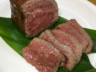 『伊江島牛グルグル焼き』