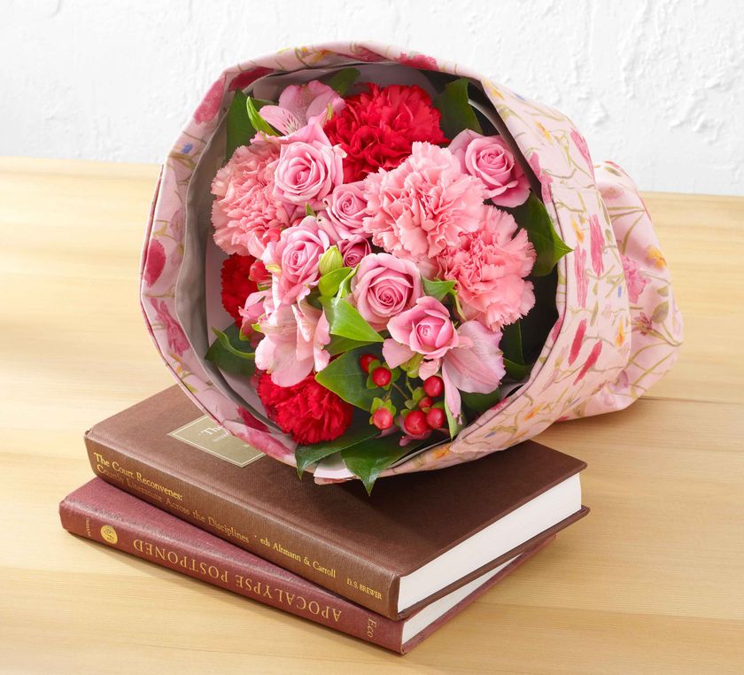 お母さんのおうち時間を華やかに！
日比谷花壇 フラワーグラフィックサービス
「花屋さんのお花柄」
2021年母の日限定オリジナル花柄商品を
2月12日から注文受付開始

