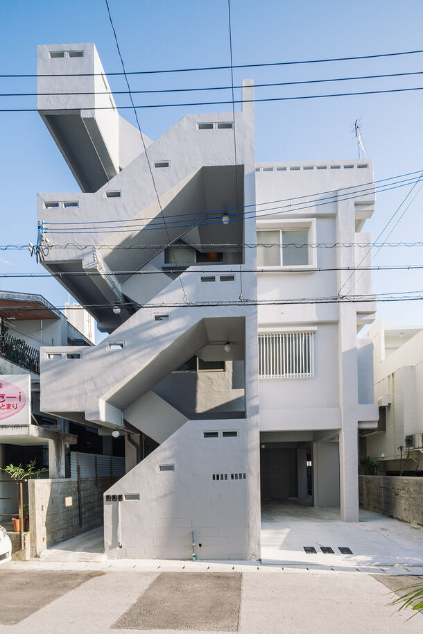 沖縄のアメリカ統治時代に建てられた鉄筋コンクリート造のアパートを1棟リノベーション 3月12日 13日 メディア 不動産オーナー向け内覧会開催 株式会社アートアンドクラフトのプレスリリース