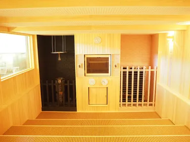 オートロウリュサウナ　RAKU SPA Cafe 浜松