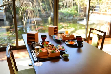 ランチタイムイメージ