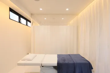 カーテンで仕切り