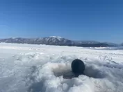 凍った湖で大自然と！