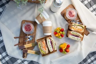 フォトジェニックな世界観を演出する小物類もセット