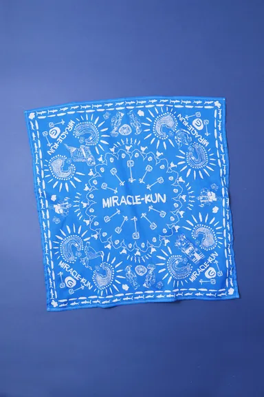 MIRACLE BANDANA　￥1,800　カラー展開：ブルー