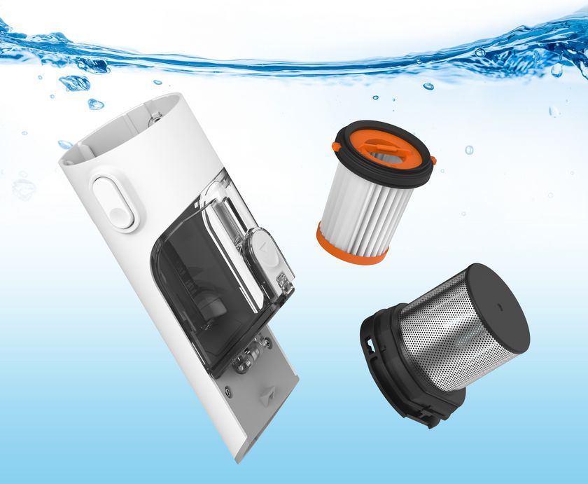 レイコップをポーチに入れて持ち運ぶ、 身の回りの除菌と掃除を1つに