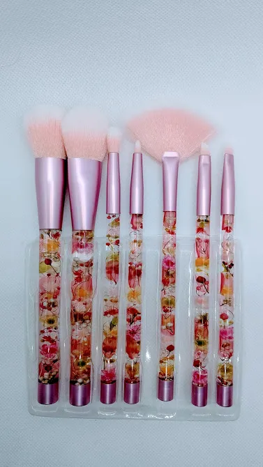 ハーバリウムメイクブラシ作品