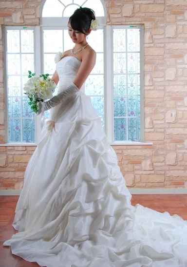 ウエディングドレス(アウトレット)　イメージ　1