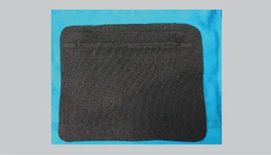 ポケットの裏面画像になります。無縫製加工で、縫目のチクチクがありません。