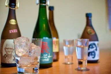 壱岐焼酎や日本酒を含む40種類以上のドリンクをご用意