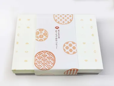 「春のおうちでおやつセット」箱外観