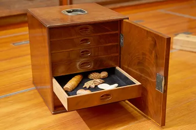 池田由紀子さんの帯留用たんす