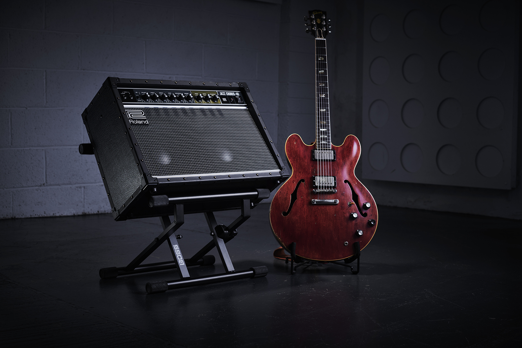 高い堅牢性と安定性を実現したギターアンプ用スタンドを発売｜ローランド株式会社のプレスリリース