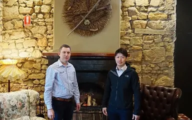 日吉代表取締役(右)「全国の皆様、ジンギスカンを食べて応援お願いいたします！」