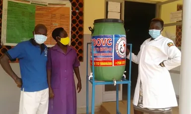 保健所に提供された大型手洗い装置