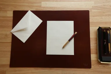 書く：たまには手紙を書いたり。