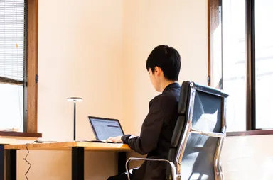 集中：仕事捗るデスク席