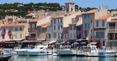 小さな港町カシ