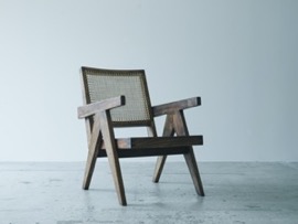TEAK DAYS> ピエール・ジャンヌレの国内最大級のコレクションを揃えた