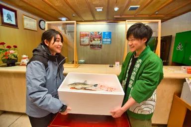 釣った魚を旅館に預ける(黒部)