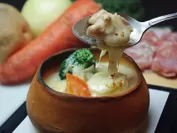 [徳島県]「阿波尾鶏」とろーりチーズの濃厚パンシチュー