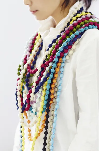 手作りの温かみが伝わってくるhanamネックレス