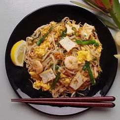 成城石井自家製具だくさん海老パッタイ