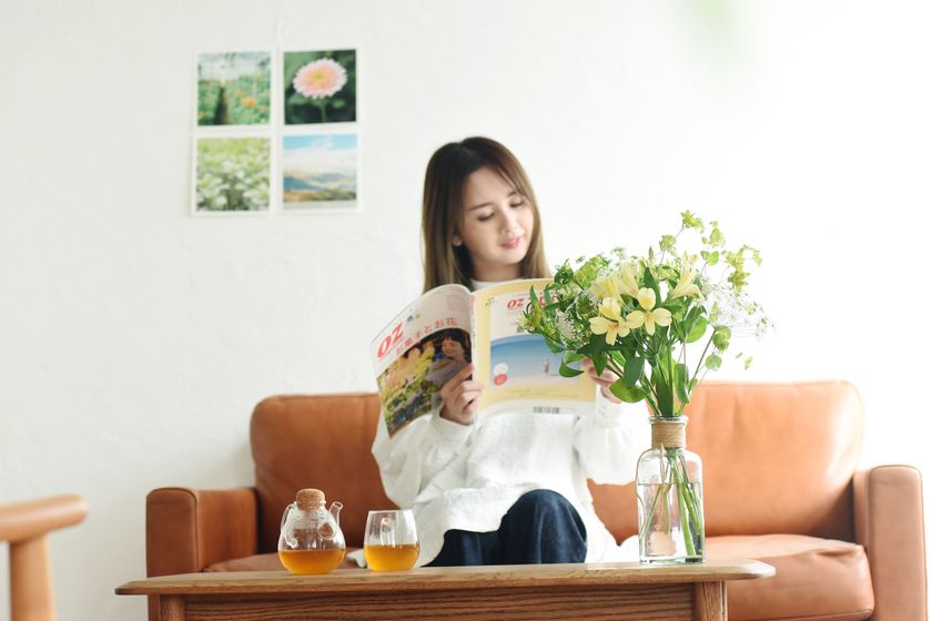 ～旅するように、お花の育てられている場所に
想いをめぐらせて～
サブスクリプションサービス「ハナノヒ365days」に
季節の花と月刊誌『OZmagazine』が
セットで届く新コースが誕生
4月1日(木)申込受付開始